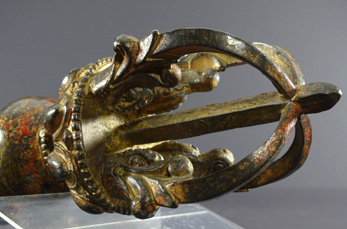 Tibet, Ende des 19. Jahrhunderts, Wichtiger Lama Vajra Aus Bronze Lackiert Und Vergoldet.