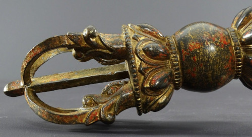 Tibet, Ende des 19. Jahrhunderts, Wichtiger Lama Vajra Aus Bronze Lackiert Und Vergoldet.