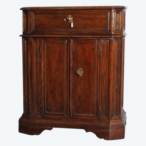 Antique sideboard - cabinet seventeenth century Marche era 600 . Solid walnut. Measures68 x 31 . h 85