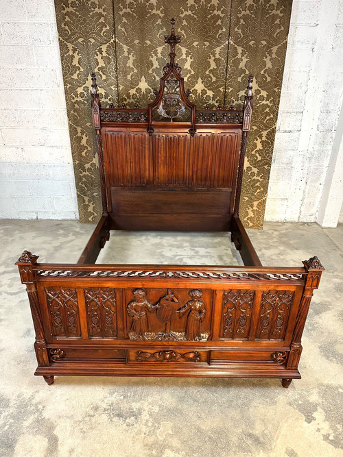 Neo-Gothic walnut bed 19th century