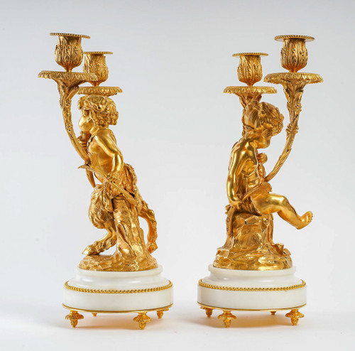 Coppia di candelabri Amour et Faune in bronzo dorato in stile Luigi XVI secondo Clodion e Delarue ver