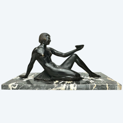 Figure Art Déco en bronze de une femme nue