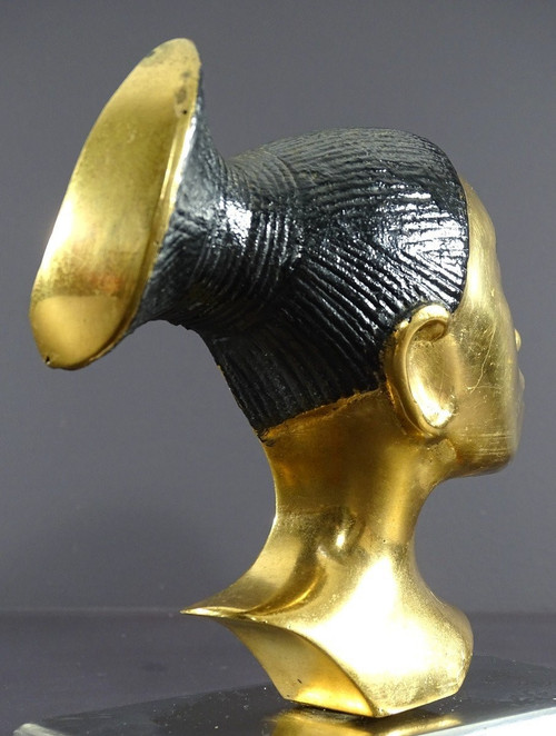 Frankreich, 1930/1950er Jahre, Profil Von Mangbetu-Frau In Bronze Auf Sockel Verchromtes Metall Und Holz.