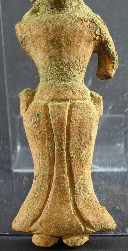 Civiltà della Valle dell'Indo, statuetta in terracotta della dea della fertilità.