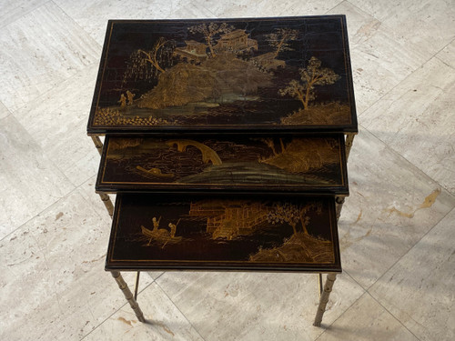 1950′ Série De 3 Tables Gigognes Maison Baguès En Bronze Doré Et Patiné , 3 Plateaux Laque de chine