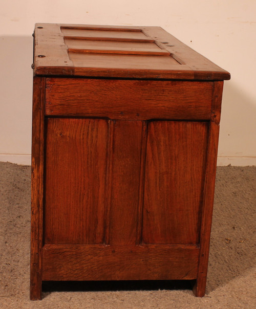 Renaissance Oak Chest - 17th Century