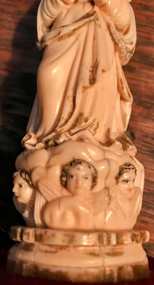 Virgin in ivory Goa 18th century