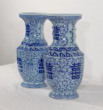  Pair of ceramic vases, China - Late 19th century