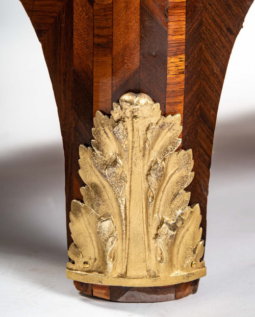 Bon Durand - Small chest of drawers in Satinwood, Rosewood and Kingwood Louis XV period circa 1765