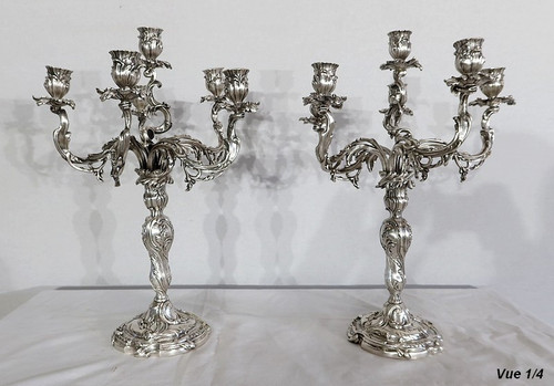 Coppia di candelabri in bronzo argentato, stile Luigi XV - XIX secolo