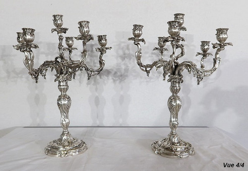 Coppia di candelabri in bronzo argentato, stile Luigi XV - XIX secolo