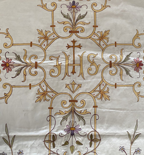 Part de Chasuble En Soie Brodée et fils dorés Religieux XIX ème