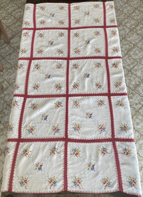 Tablecloth Embroidered With Bouquets Of Flowers 19th century