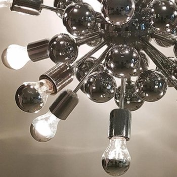 1970 Incredibile lampadario Sputnik di Goffredo Reggiani in cromo. Fatto in Italia