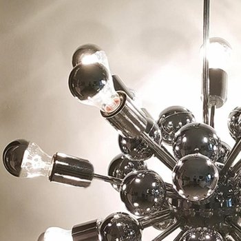 1970 Incredibile lampadario Sputnik di Goffredo Reggiani in cromo. Fatto in Italia