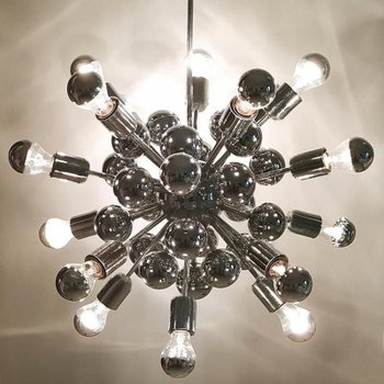 1970 Incredibile lampadario Sputnik di Goffredo Reggiani in cromo. Fatto in Italia