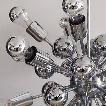 1970 Incredibile lampadario Sputnik di Goffredo Reggiani in cromo. Fatto in Italia