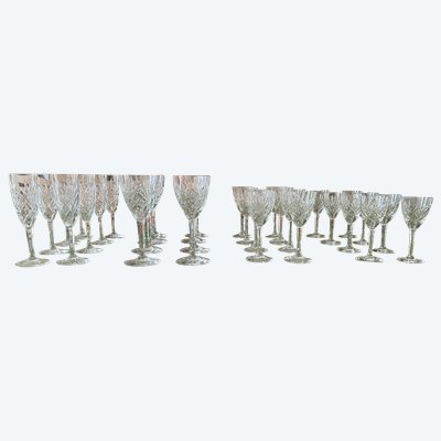 Crystal Glasses St Louis Cut model Chantilly 32 Pieces XX th