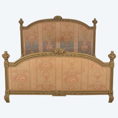 Lit de style Louis XV richement sculpté  160 cm