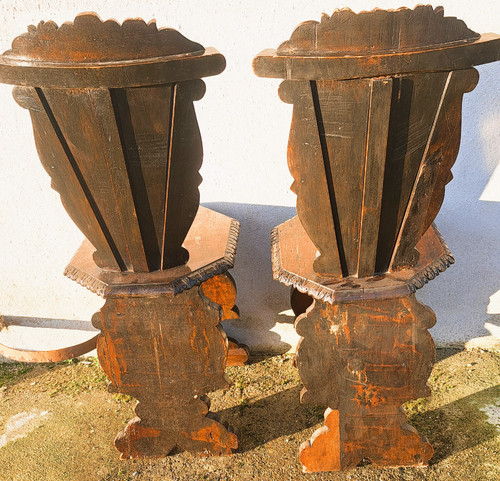 Pair of Dites escabelles chairs in molded and carved natural wood late 18th early 19th century