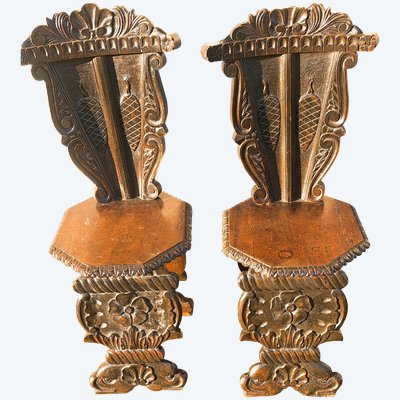 Pair of Dites escabelles chairs in molded and carved natural wood late 18th early 19th century