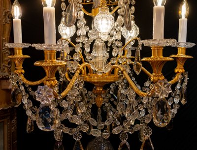 Lustre Marie-Antoinette de style Louis XVI en bronze doré à décor de cristal signé Baccarat