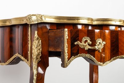 Table à écrire en Palissandre et Bois de Rose époque Napoléon III vers 1850-1870