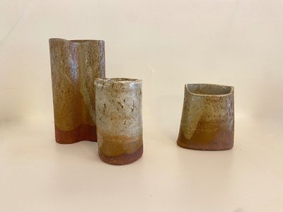 Ensemble de 3 vases en terre cuite émaillée.