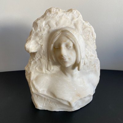 Marble sculpture of La Vallière 20th century by J. Morrini