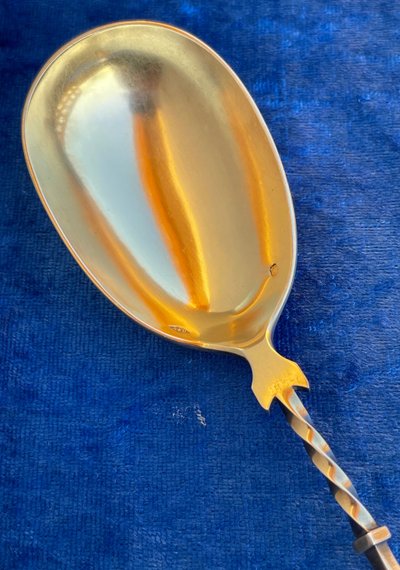 Compote spoon.