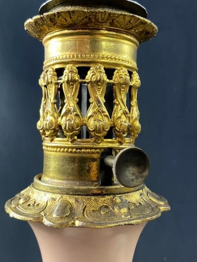 Paire de lampes en porcelaine Vieux Paris sur bronze époque Louis-Philippe 1830