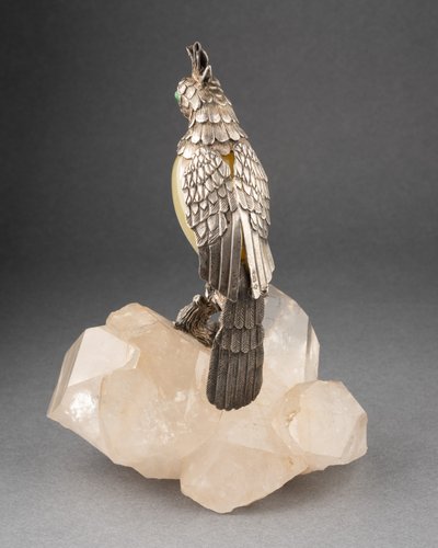 Oiseau en argent massif et agate sur socle de cristal de roche, XIXe siècle 