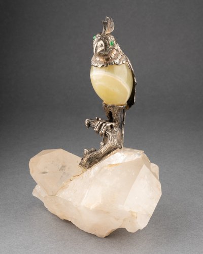 Oiseau en argent massif et agate sur socle de cristal de roche, XIXe siècle 