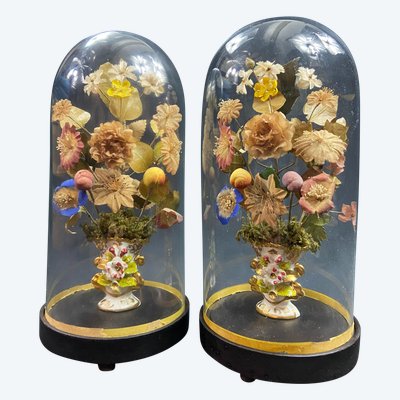 Paire de bouquets de mariés sous globe en verre XIXe Napoléon III