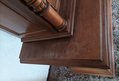 Credenza rinascimentale in noce biondo del XIX secolo