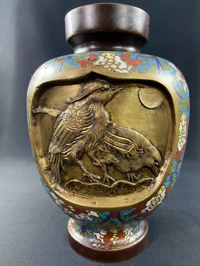 Vase à décor d'émail cloisonné sur bronze à l'oiseau Japon