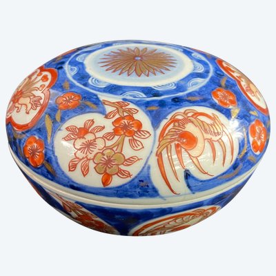 Candy box in Imari porcelain Japan late 19th century