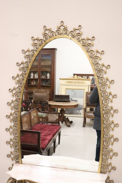 Oval Floor Mirror in Iron with Consolle Table in Marble attributed to Pier Luigi Colli