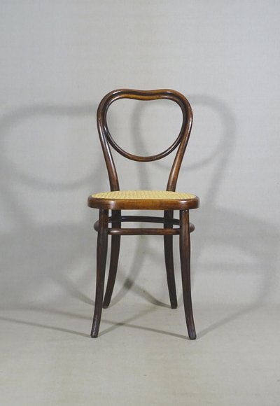 Chaise Thonet N°28, vers 1875, cannage neuf, gomme laque façon palissandre