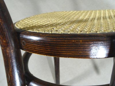 Chaise Thonet N°28, vers 1875, cannage neuf, gomme laque façon palissandre