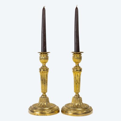 Paire de flambeaux en bronze ciselé et doré époque Louis XVI vers 1780