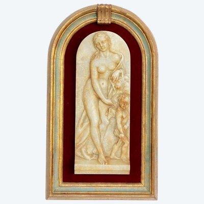 Alabaster plaque in bas-relief Venus aux Amours 19th century red velvet gilt frame