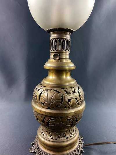 Large 19th century electrified brass lamp with openwork decoration in the Louis XIII style