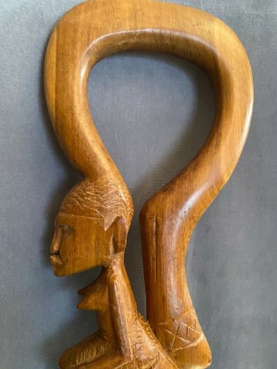 Canne de cérémonie en bois sculpté Afrique