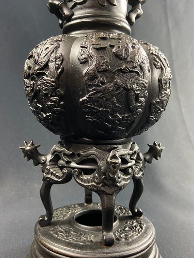 Large 19th century bronze vase with bird design Meiji Japan