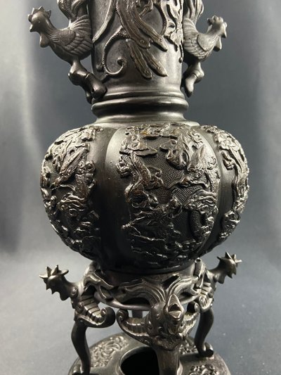 Large 19th century bronze vase with bird design Meiji Japan