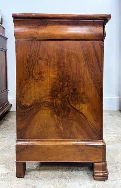 LOUIS PHILIPPE WALNUT COMMODE