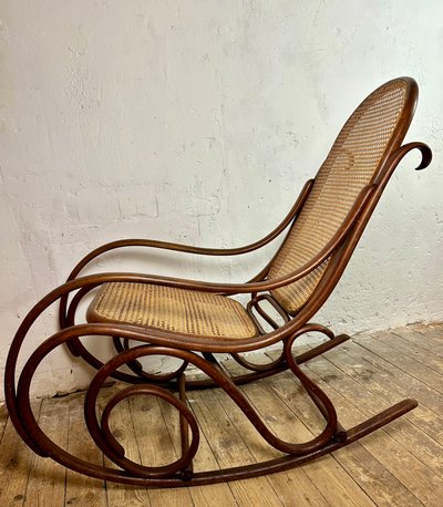 Thonet rocking chair in bentwood and cane 1900s