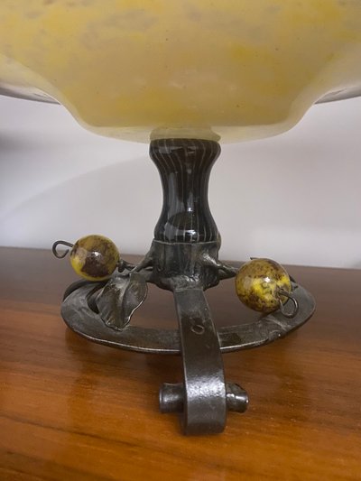 Coupe Schneider en verre et fer forgé d’époque art déco