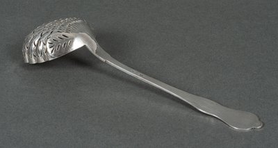 Sprinkling spoon Orfèvre RN silver 53 grams rich Louis XV decor